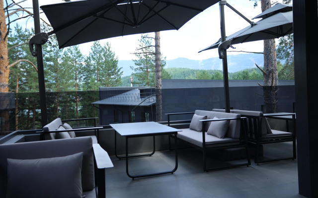 Khvoya v Gorah Hotel
