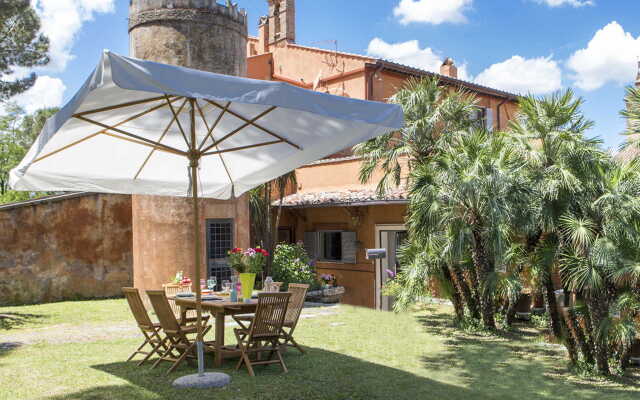 Castello Del Duca Hotel