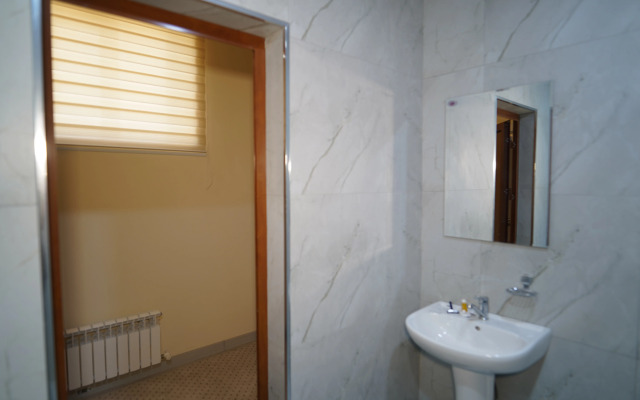 Отель Labirint Home