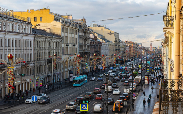 Квартира с балконом на Невский проспект -1