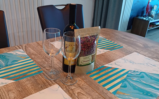 Апартаменты Афалина с зоной патио и отдельной спальной комнатой