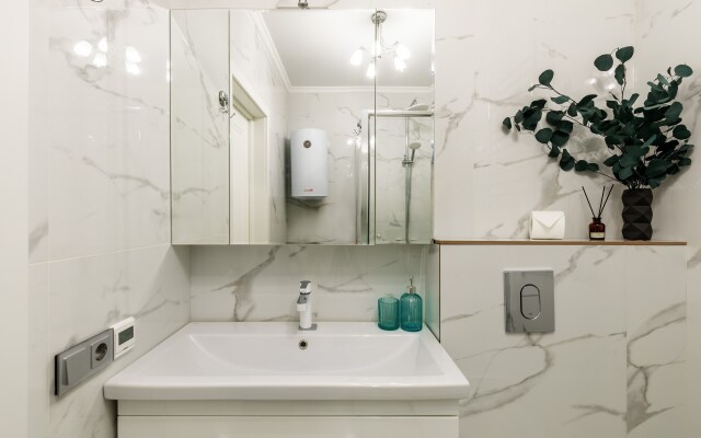 Двухкомнатные апартаменты LUX  с видом на ДОН №7