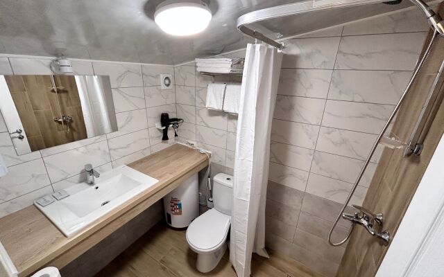 Aleon Hotel