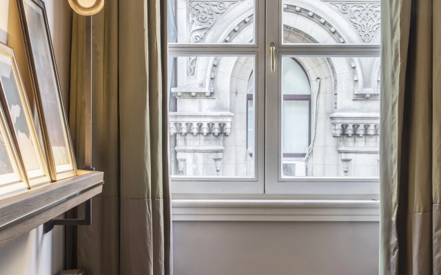 The Bank Istanbul, a Member of Design s