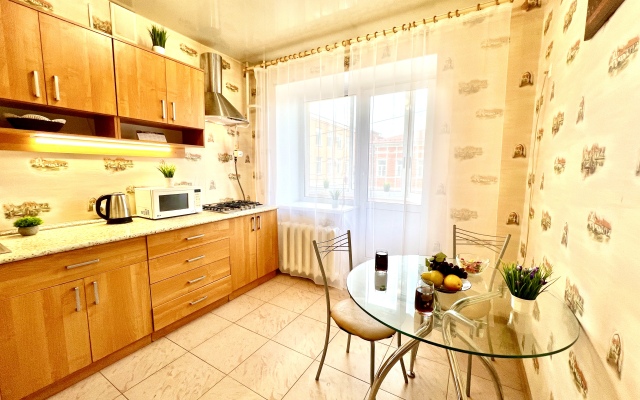 Уютные Апартаменты в Центре Города рядом с пл. Куйбышева (ул. Галактионовская 106А)