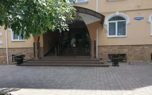 Отель Бугарь