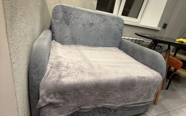 Uyutnaya Studiya Na Dvoikh Apartments