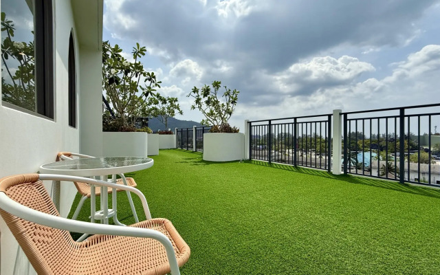 Milaya s Basseynom Ryadom s Morem Flat