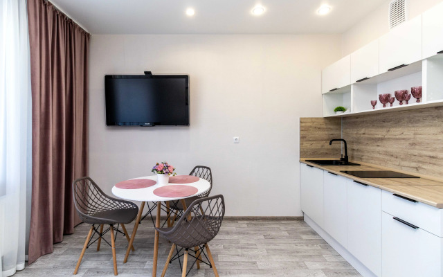 Квартира комфортные Ивана Захарова 18/2