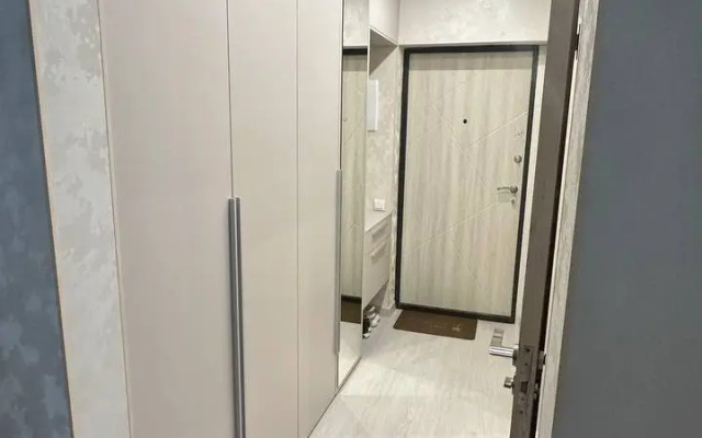 Uyutnaya i Svetlaya v Novom Zhilom Komplekse Flat
