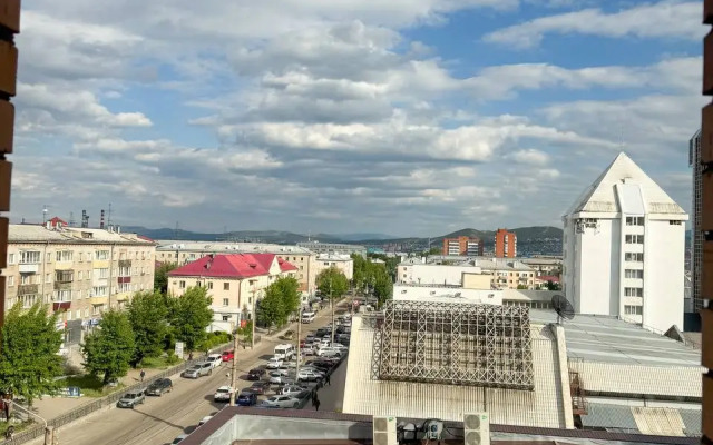Sovremennaya evrotreshka v centre do 7 chelovek infrastruktura ryadom Apartments