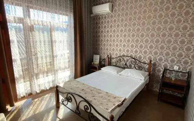 RosaHome Loo Guest house