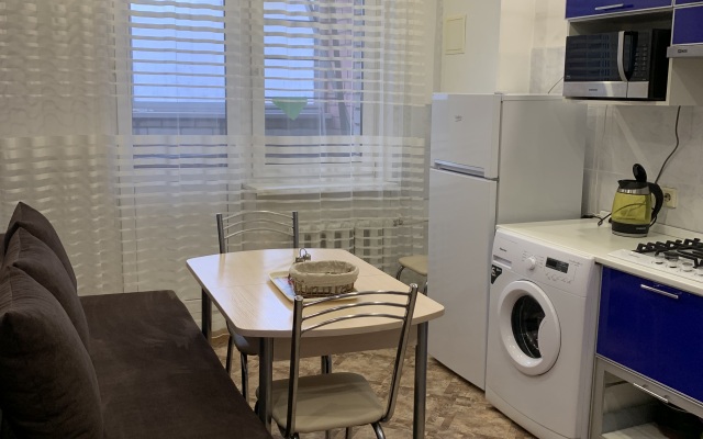 Квартира с Балконом на Строителей 28