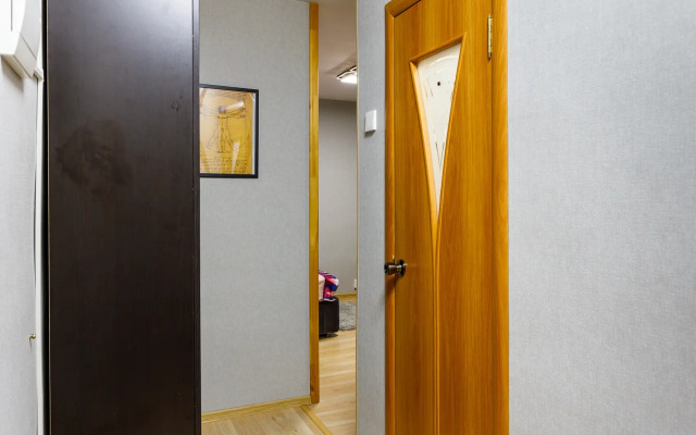 Ussuriyskiy bulvar 15 Flat