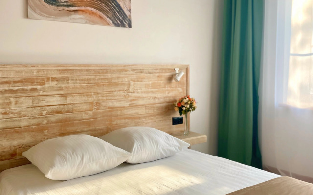Semeynye Dvukhkomnatnye S Terrasoy Na Glavnaya 21K Apartments