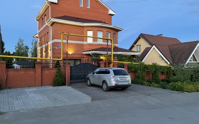 Verhnie Pechory Guest House