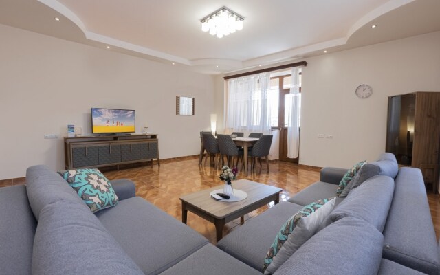 On Amiryan Str. 4/6-120 Apartments