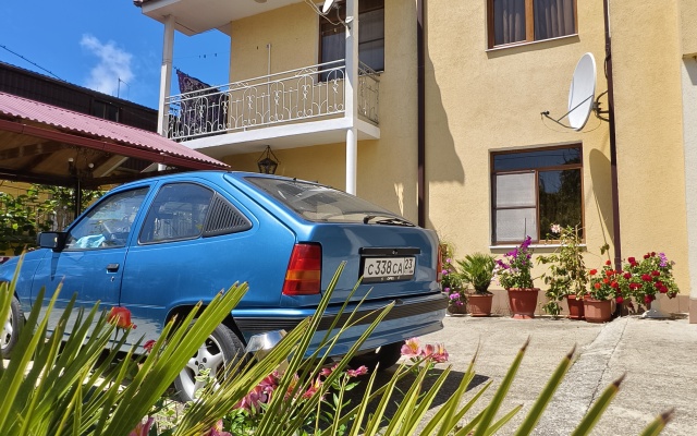 Gostevoy Dom Medovy Guest House