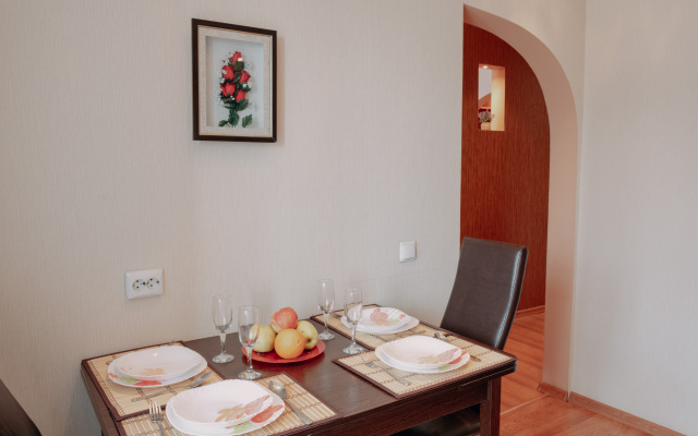 V yarkom tsvete rayon Sovetskiy Apartments