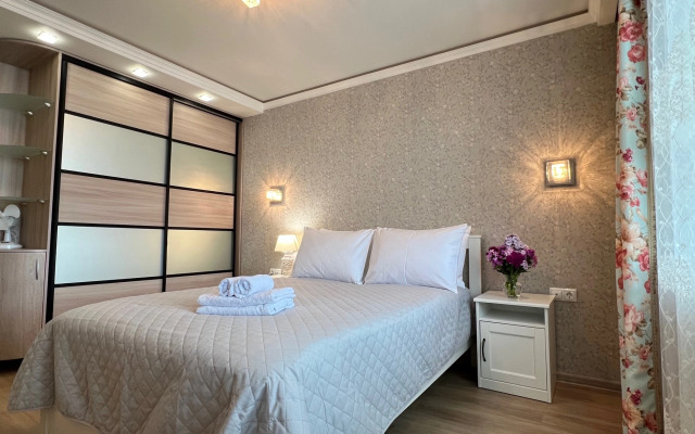 Na Naberezhnoy s Vidom na Zaliv Flat