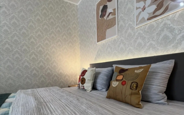 Квартира Однушка около парка Притяжение (2+2)