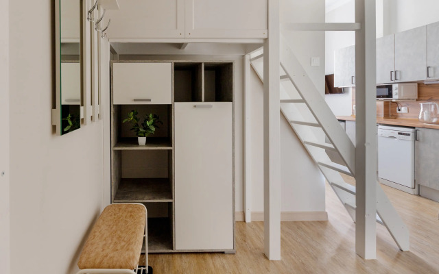 Dvuhurovnevaya S Parkovkoj V Tsentre Flat