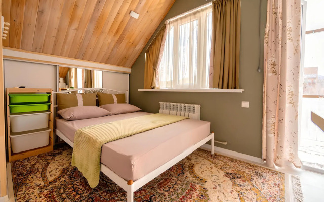 Квартира Уютная Студия с Видом на Горы