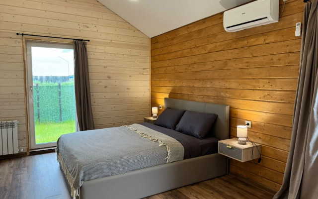 Barnkhaus Na_holme Rentplaza s Baney i Basseynom Private House