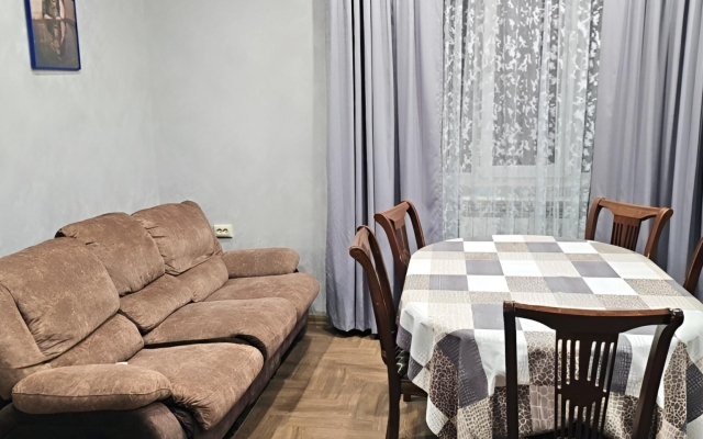 Anzheli Apartments