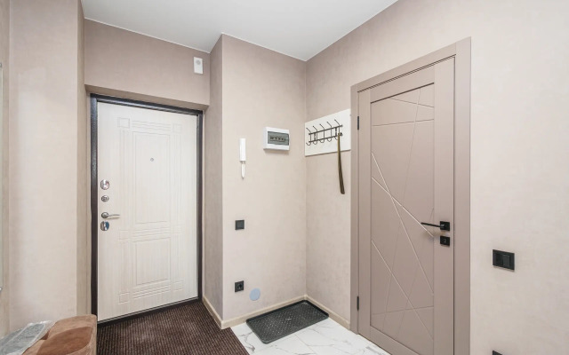 Uyutnaya v samom centre levogo berega Irtysha Flat