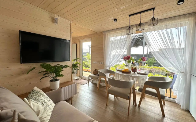 Eko s Basseynom Guest House