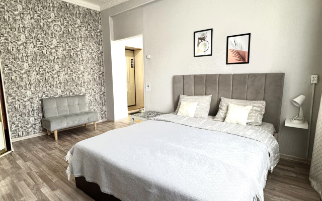 Квартира рядом с УВЗ Патона 8/4