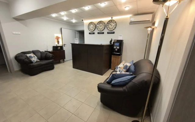 Отель Белая Ворона