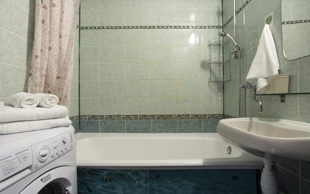 Апартаменты Изумруд на Холсте