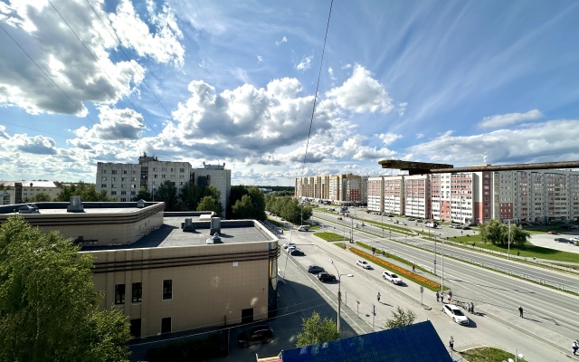 naprotiv TTS Zhemchuzhina Sibiri Apartments