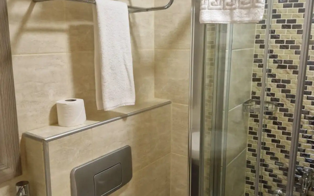Pera Arya Hotel