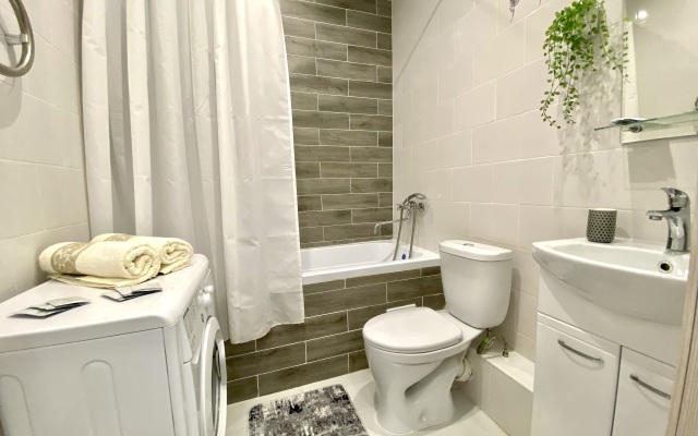 S Vidom Na Zaeltsovskiy Park Apartments