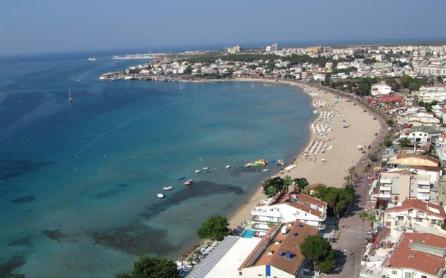 Отель Tuntas Beach Altinkum