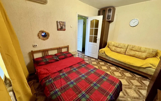 Квартира на Челюскинцев 14