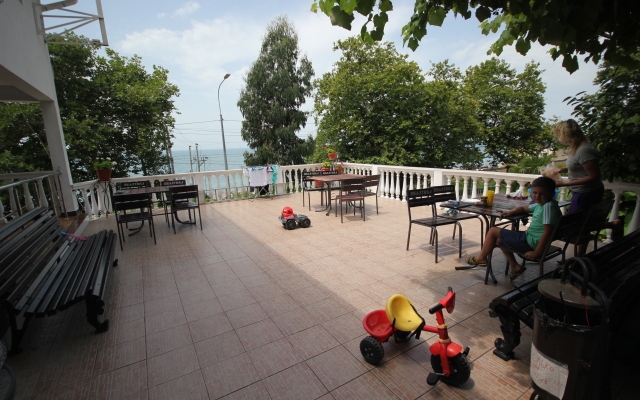 Anzhelika-Albatros Hotel