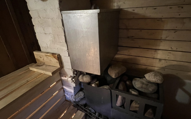 Nastoyaschiy Derevenskiy Dom s Russkoy Pechkoy Private House