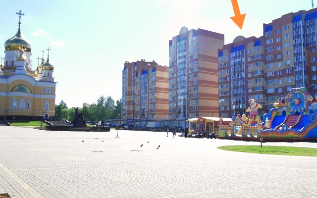 Na bulvare M. Raskovoy (bordo) Flat