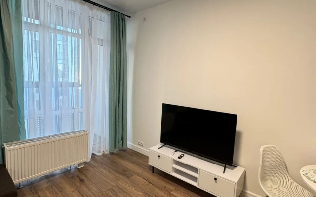 Studiya S Balkonom U Metro Flat