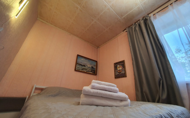 Квартира Уютная в Центре Пгт Верхнеднепровский Молодёжная 12