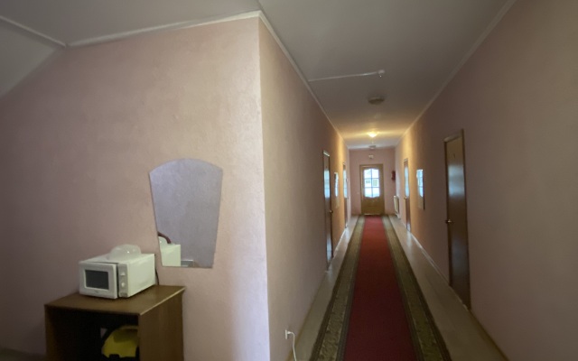 Mescherino Living quarters