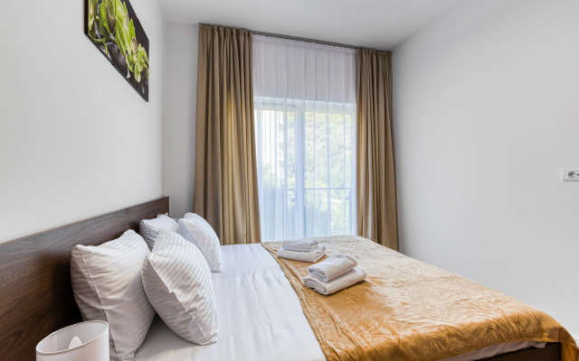 Sunny Side Three Bedrooms Apartment