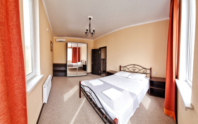Sunny Holiday Private House