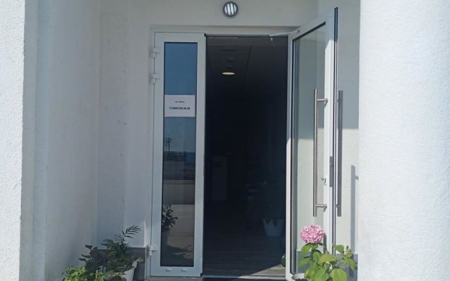 Port Hotel