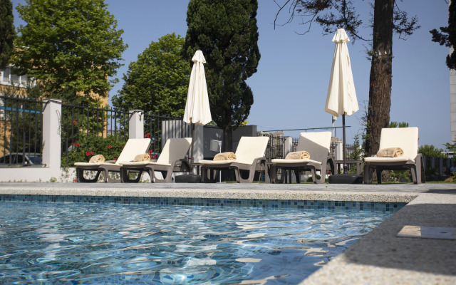 Cosmos Adler Hotel