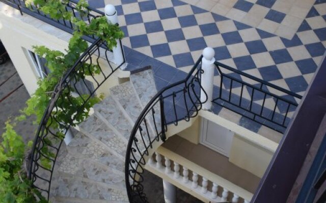 Na Starshinova 14 Guest house